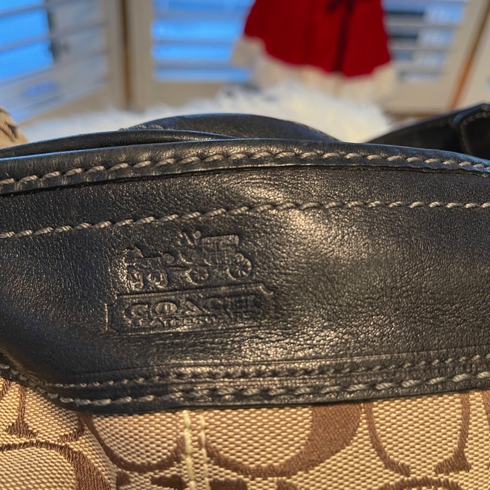 Coach - Picture 2 of 10